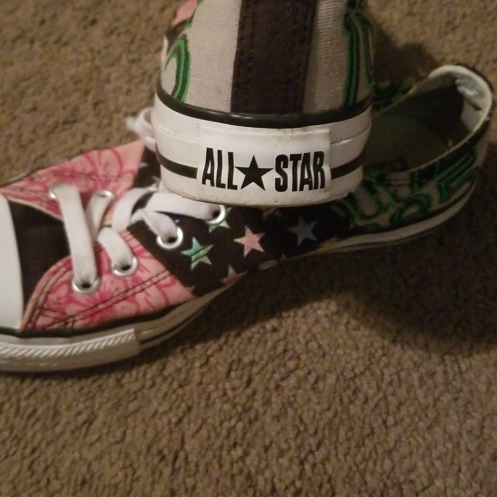 Converse - Picture 2 of 2